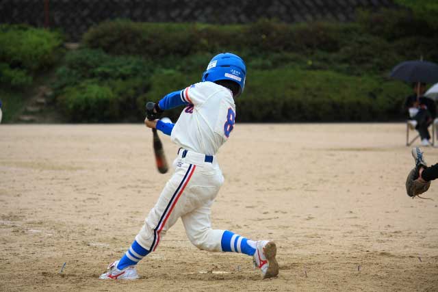 喉が炎症を起こすと高熱を伴い、子供にとっても非常に辛い_「かけ橋」掲載分
