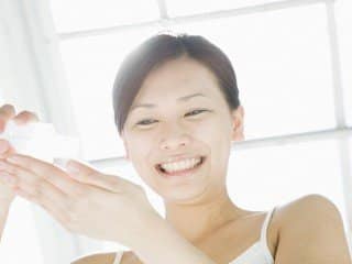 背中は酷く髪の生え際より首筋、お尻の上まで無数の丘疹がびっしり