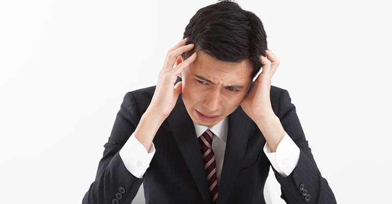 発作的な頭痛と冷や汗と吐き気